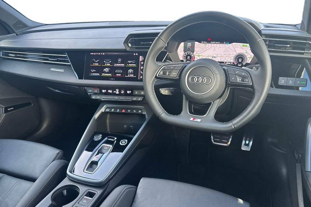 Audi A3 35 Tfsi Black Edition S Tronic Green #4