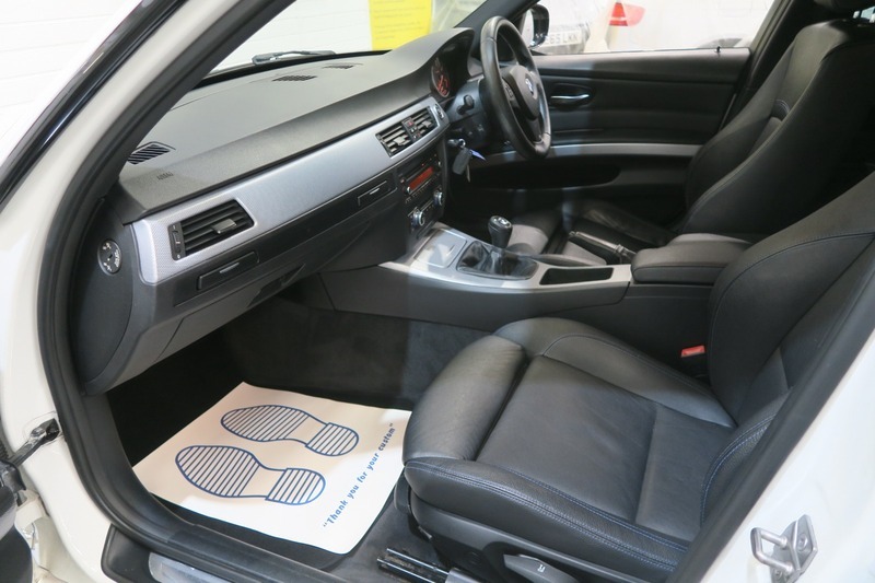 BMW 3 Series 320D M Sport White #26