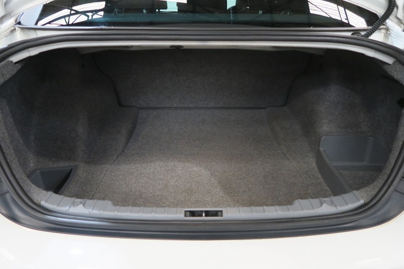 BMW 3 Series 320D M Sport White #32