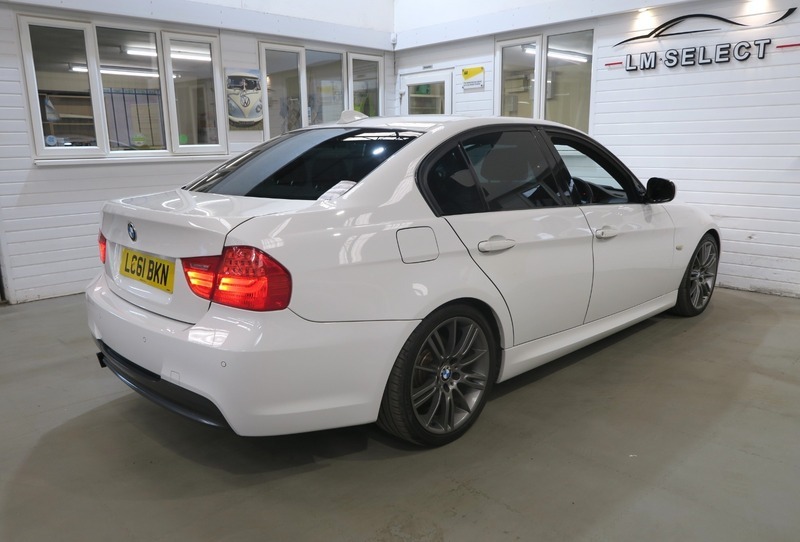 BMW 3 Series 320D M Sport White #19