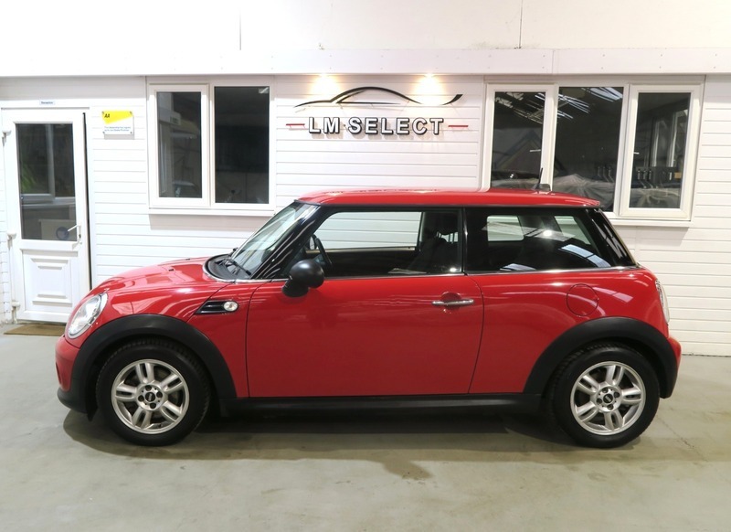 Mini Hatch 99 Red