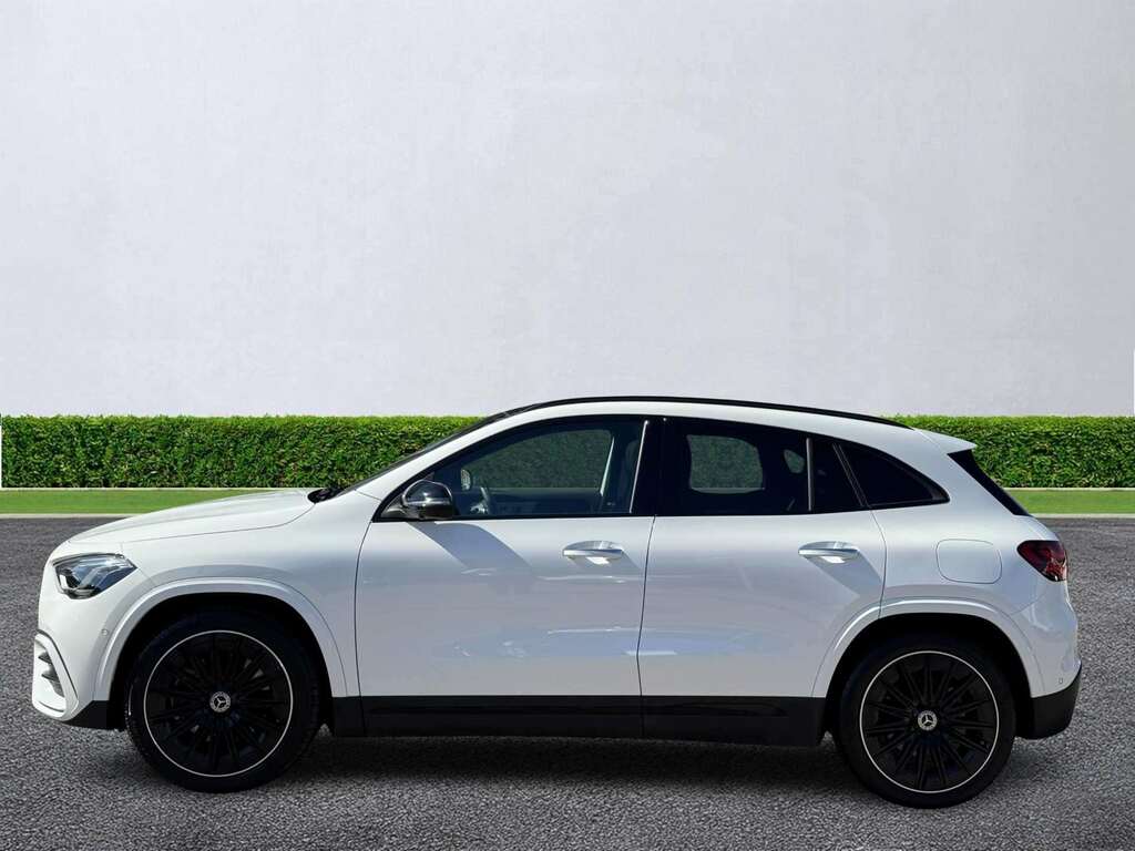 Mercedes-Benz GLA Class Gla 220D 4Matic Amg Line Premium Plus White #4
