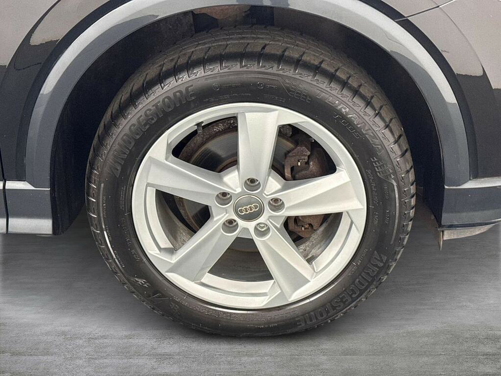 Audi Q2 1.6 Tdi Sport Black #6