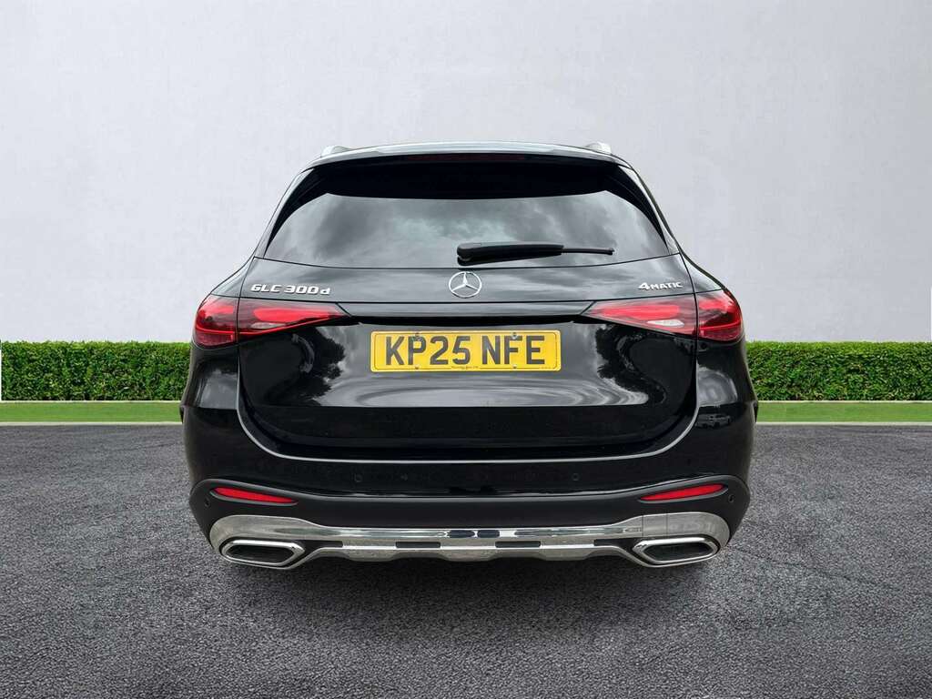 Mercedes-Benz GLC Class Glc 300D 4Matic Amg Line Premium 9G-tronic  #4