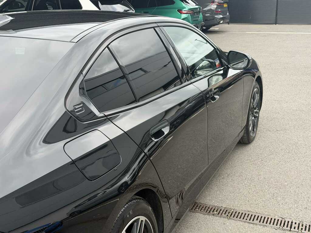 BMW i5 G61 Edrive40 M Sport Pro Touring YB26ZXX Black #17
