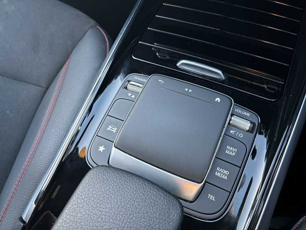 Mercedes-Benz GLB Class Glb 220 Amg Line Premium D 4Matic White #12