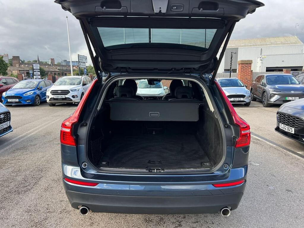 Volvo XC60 Xc60 Momentum Pro D4 Red #17