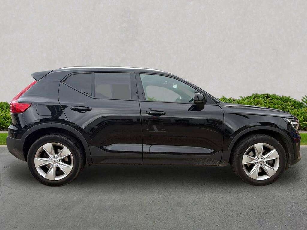 Volvo XC40 Plus, B3 Mild Hybrid, Dark White #3