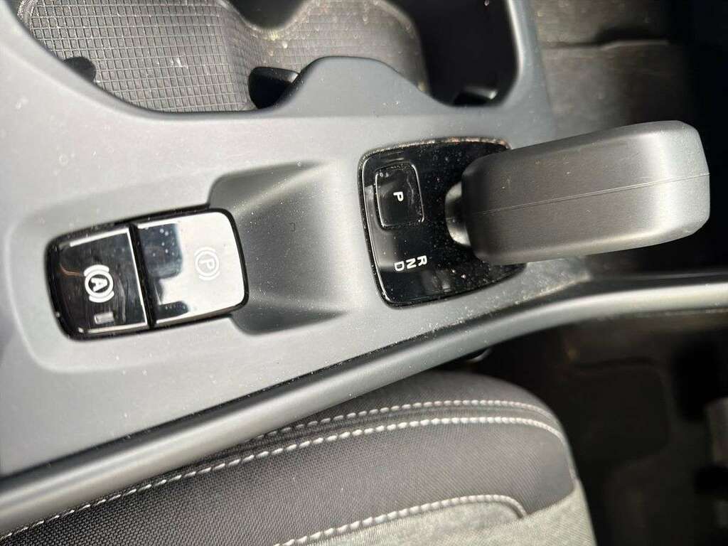Volvo XC40 Plus, B3 Mild Hybrid, Dark White #22