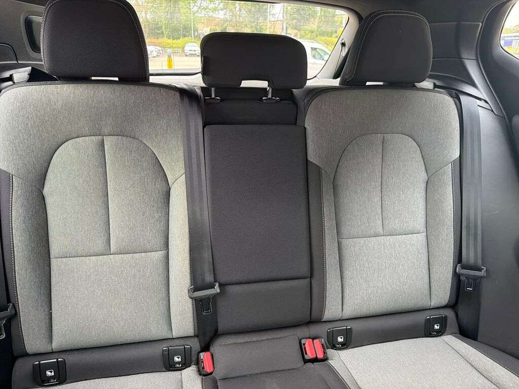 Volvo XC40 Plus, B3 Mild Hybrid, Dark White #16