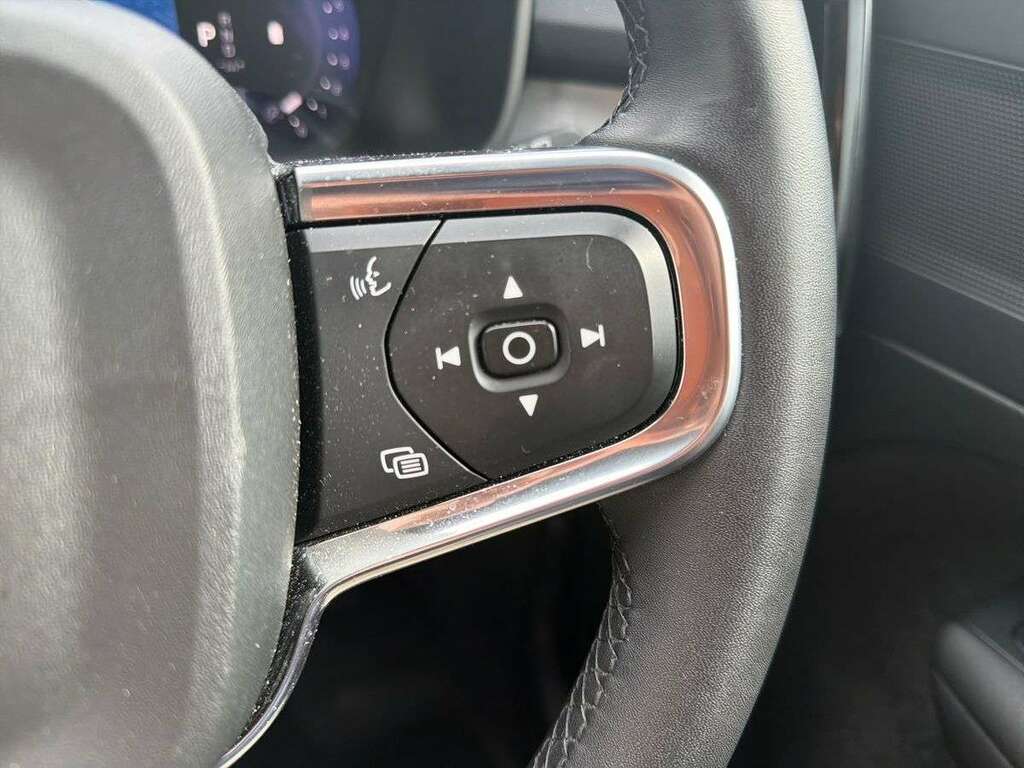 Volvo XC40 Plus, B3 Mild Hybrid, Dark White #25