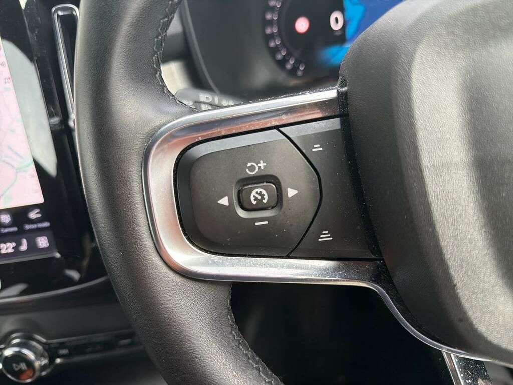 Volvo XC40 Plus, B3 Mild Hybrid, Dark White #26