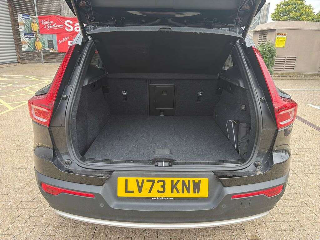 Volvo XC40 Plus, B3 Mild Hybrid, Dark White #17