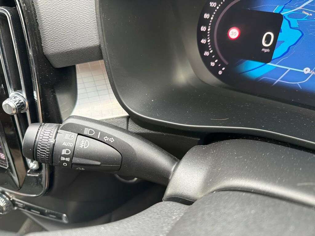 Volvo XC40 Plus, B3 Mild Hybrid, Dark White #28