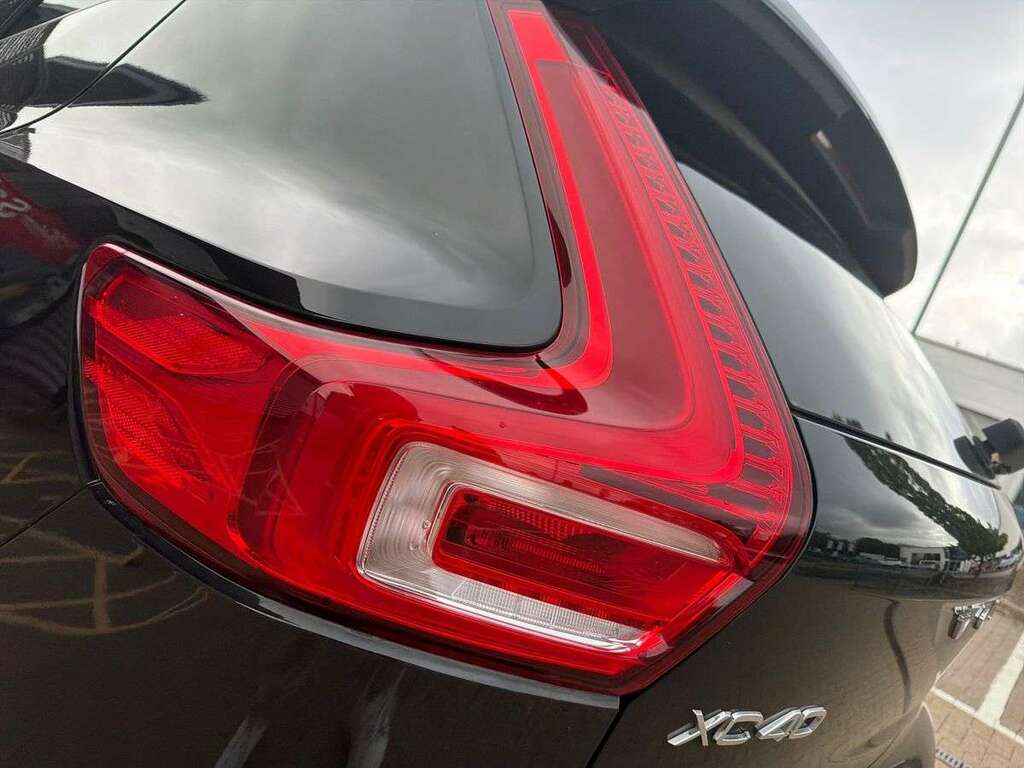 Volvo XC40 Plus, B3 Mild Hybrid, Dark White #33