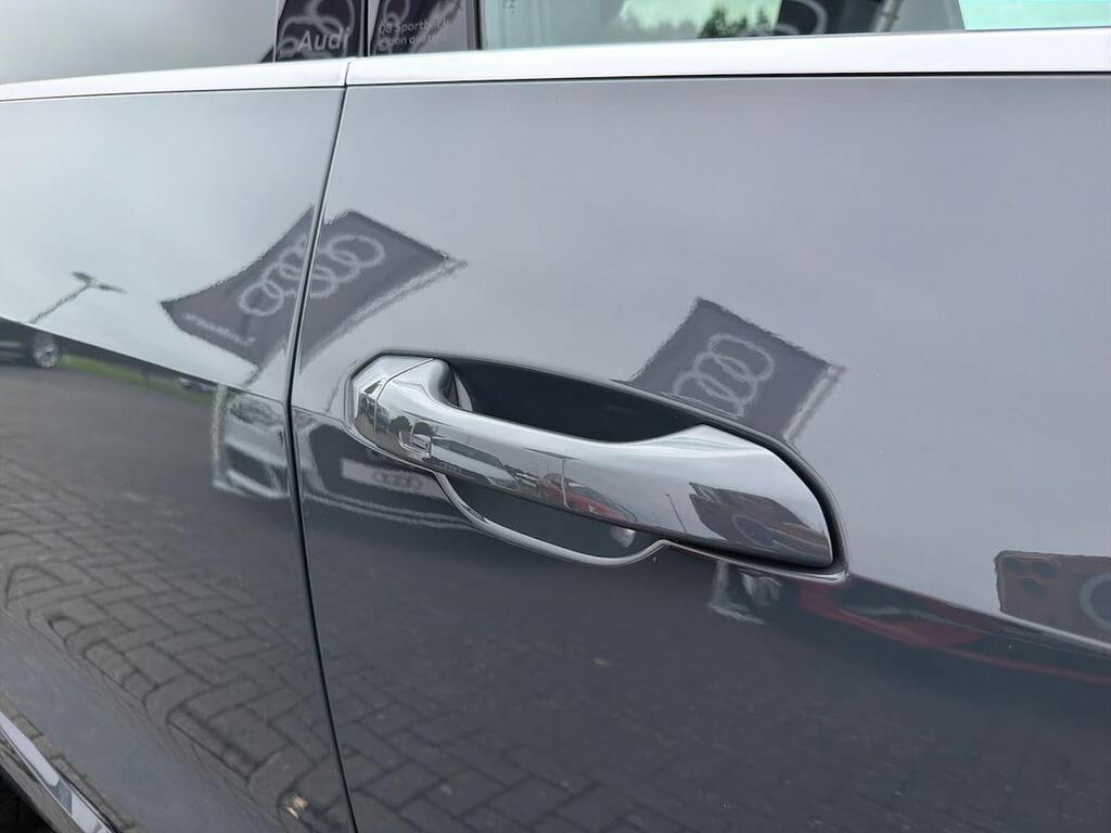 Audi Q8 e tron 250Kw 50 Quattro 95Kwh Black Edition Grey #37