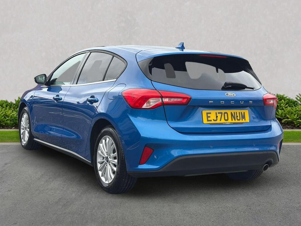 Ford Focus 1.0T Ecoboost Titanium Hatchback  #2
