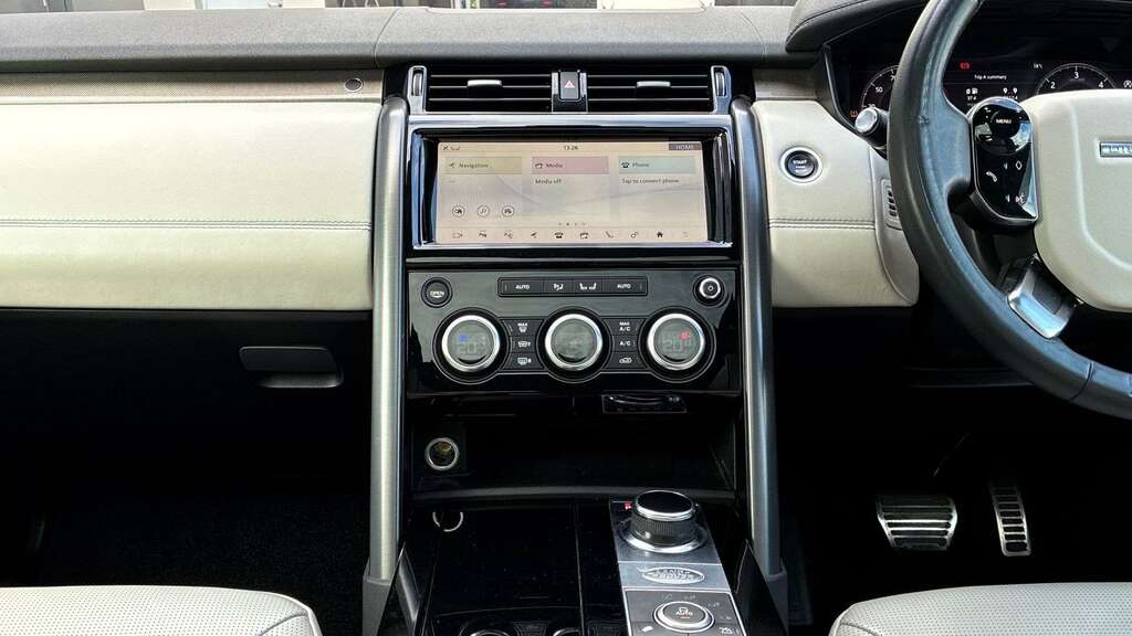 Land Rover Discovery 3.0 Sdv6 Hse 302 Bhp Black #14