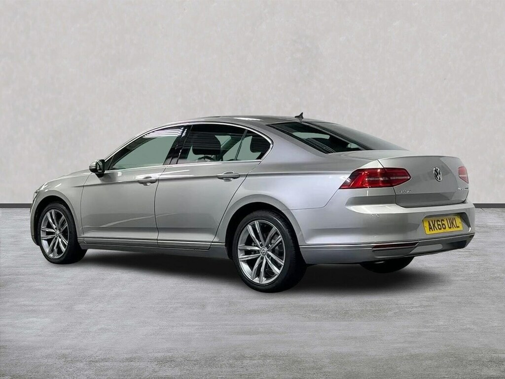 Volkswagen Passat 2.0 Tdi Bluemotion Tech Gt Saloon Dsg E  #2