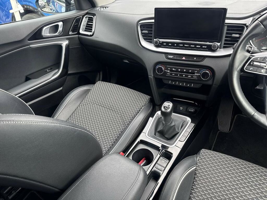 Kia Xceed Hat 1.5 T-gdi Gtlns Dct Isg Green #13