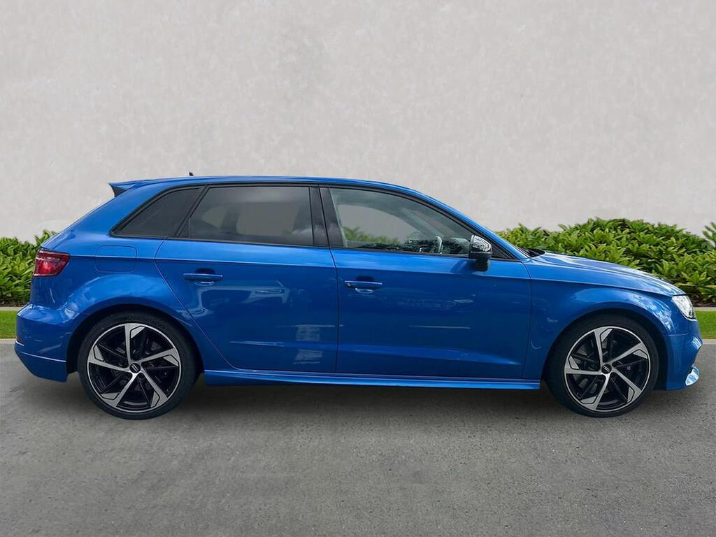 Audi A3 2.0 Tfsi Black Edition Sportback S Tron #3