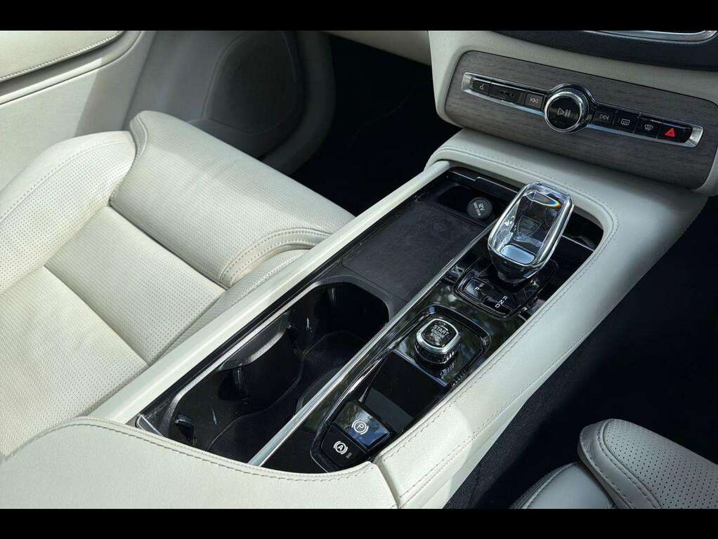 Volvo XC90 B5 Awd Mild Hybrid Plus Dark Black #8