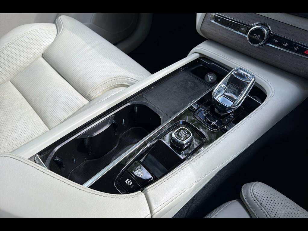 Volvo XC90 B5 Awd Mild Hybrid Plus Dark Black #13