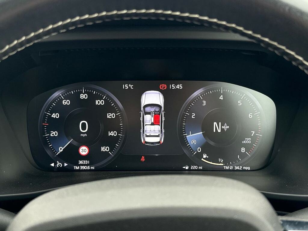 Volvo XC40 2.0 B4p Momentum Awd Silver #10