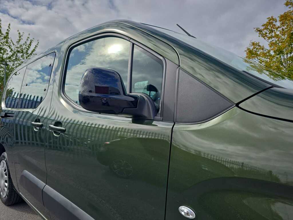 Vauxhall Combo-e Life 52Kwh Ultimate 11Kw Charger - 2024 74 Green #30