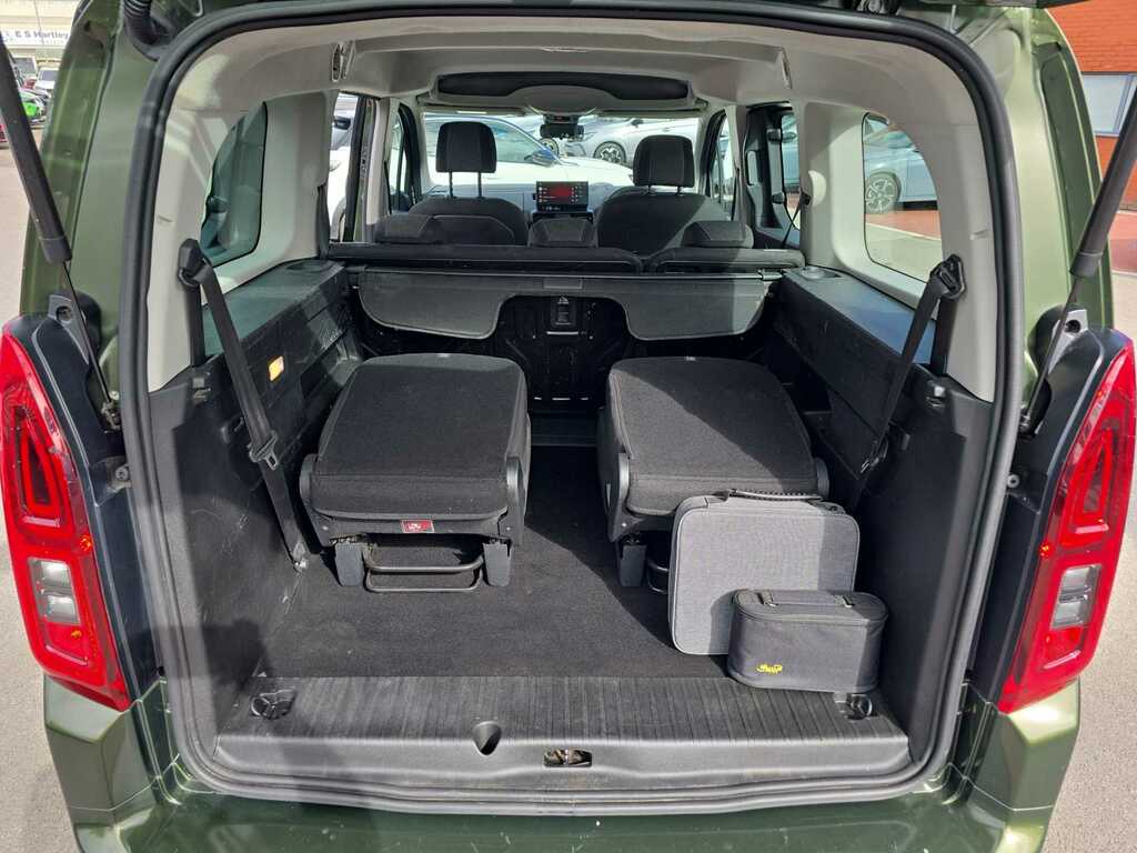 Vauxhall Combo-e Life 52Kwh Ultimate 11Kw Charger - 2024 74 Green #16
