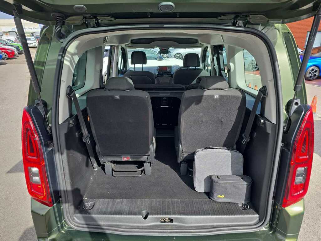 Vauxhall Combo-e Life 52Kwh Ultimate 11Kw Charger - 2024 74 Green #29