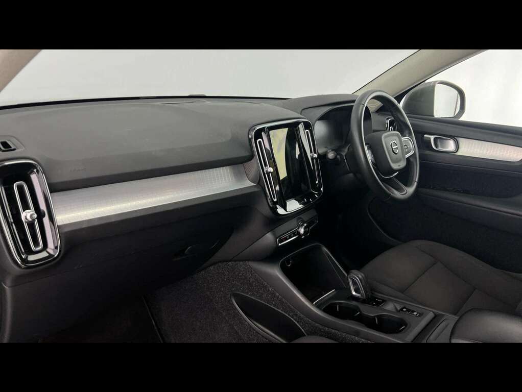 Volvo XC40 Inscription, B4 Mild Hybrid Red #10