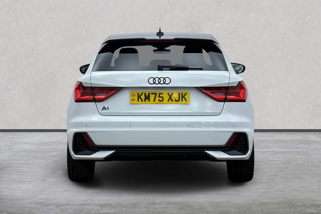 Audi A1 1.5 Tfsi 35 Black Edition Sportback S T #4