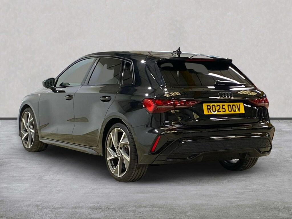 Audi A3 1.5 Tfsi 35 Black Edition Sportback S T  #2