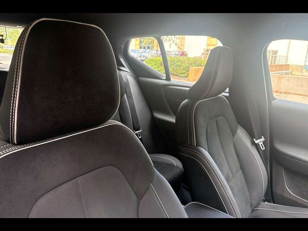 Volvo XC40 Plus, B4 Mild Hybrid, Dark Silver #35