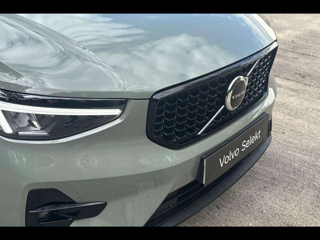 Volvo XC40 Plus, B4 Mild Hybrid, Dark Silver #31