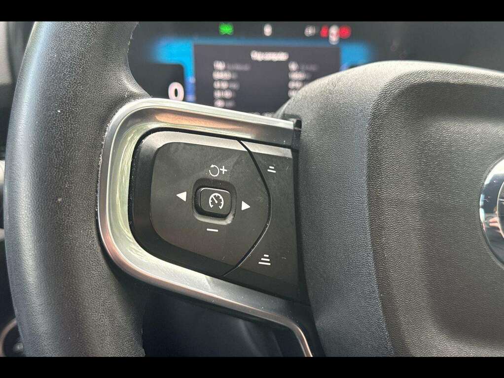 Volvo XC40 Plus, B4 Mild Hybrid, Dark Silver #25
