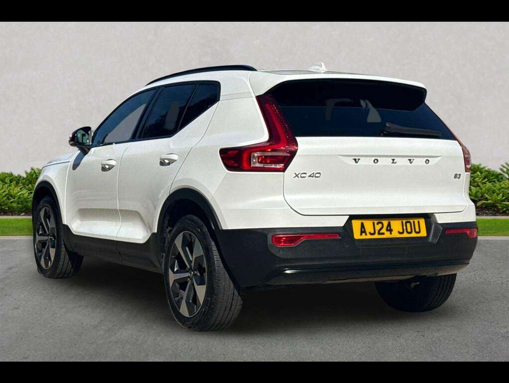 Volvo XC40 2.0 B3p Plus Dark AJ24JOU #2