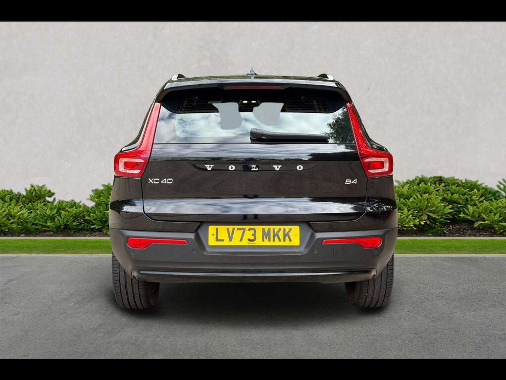 Volvo XC40 2.0 B4p Plus Dark #4