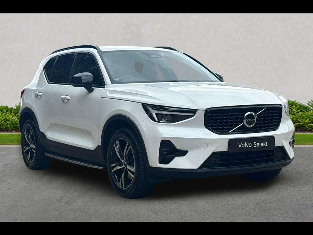 Volvo XC40 2.0 B3p Plus Dark