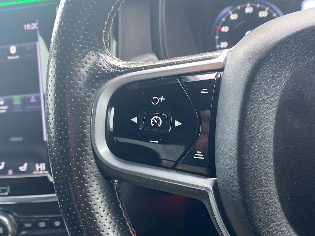 Volvo S90 2.0 D4 Momentum Geartronic Black #27