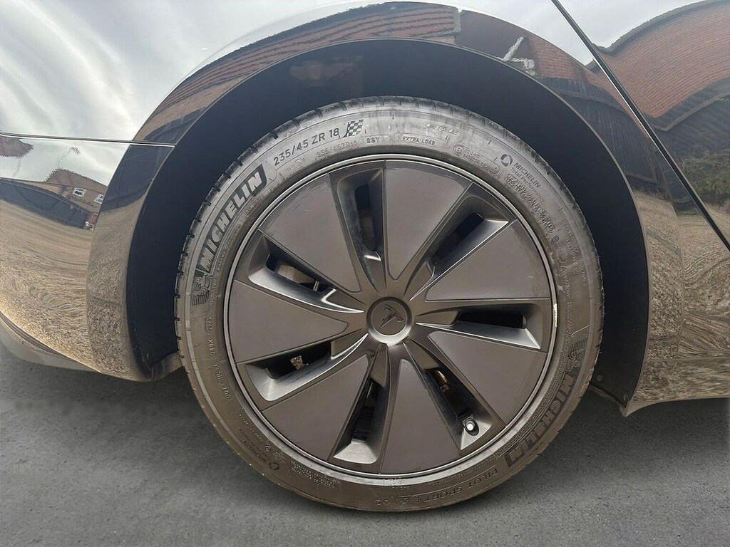 Tesla Model 3 Dual Motor Long Range Saloon 4  #6