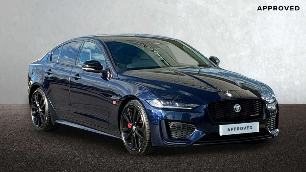 Jaguar XE 2.0 D200 R-dynamic Se Black 
