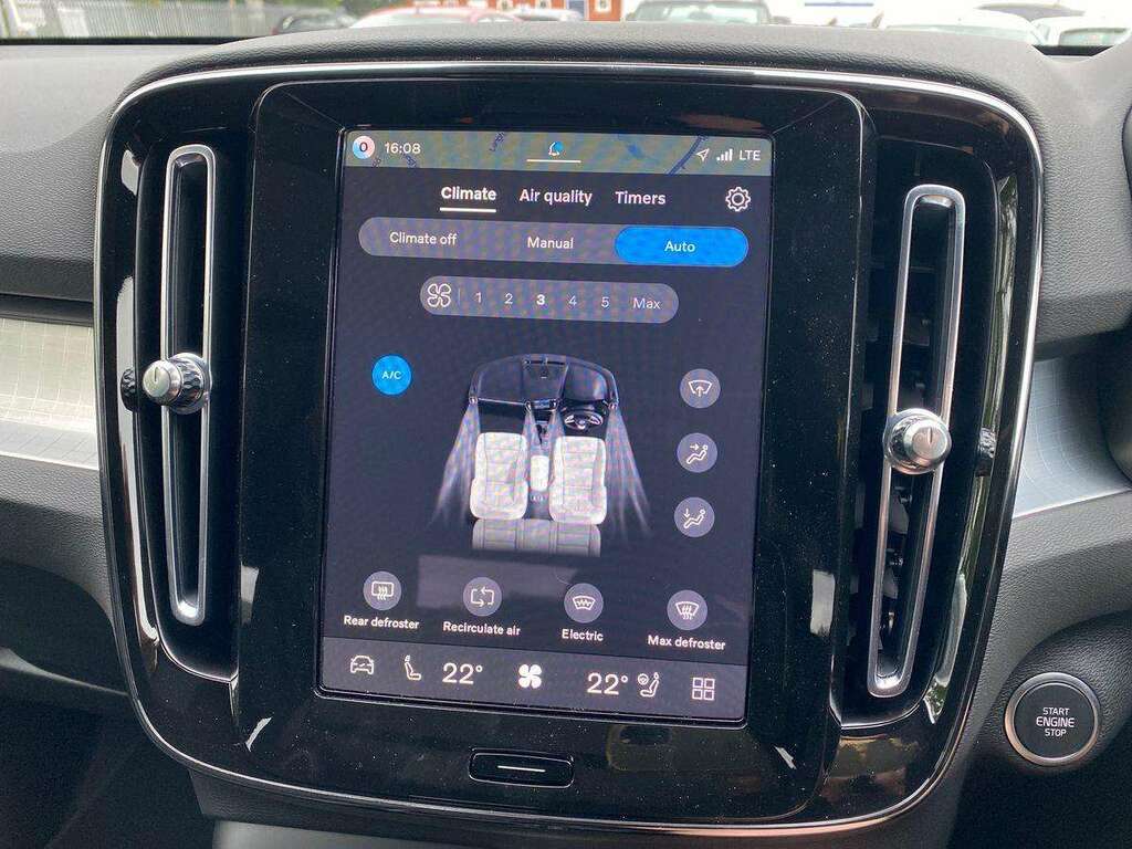 Volvo XC40 2.0 B3p Plus Black Edition Blue #12