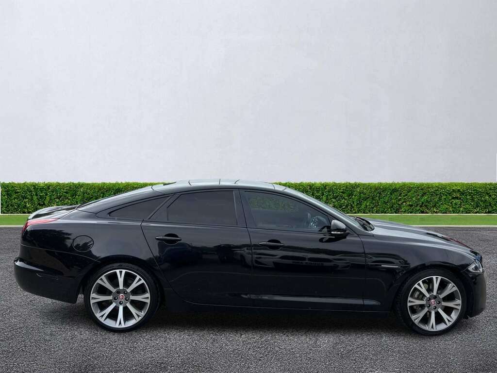 Jaguar XJ 3.0D V6 Portfolio Black #3
