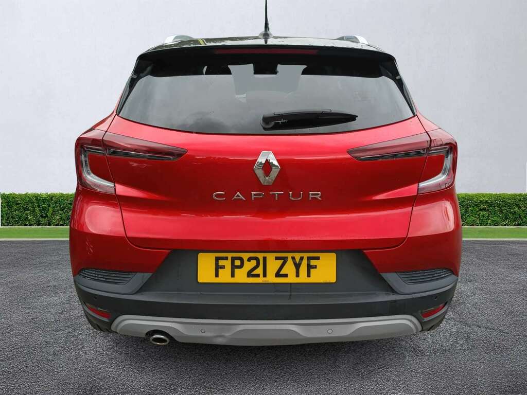 Renault Captur 1.3 Tce 140 Iconic  #4