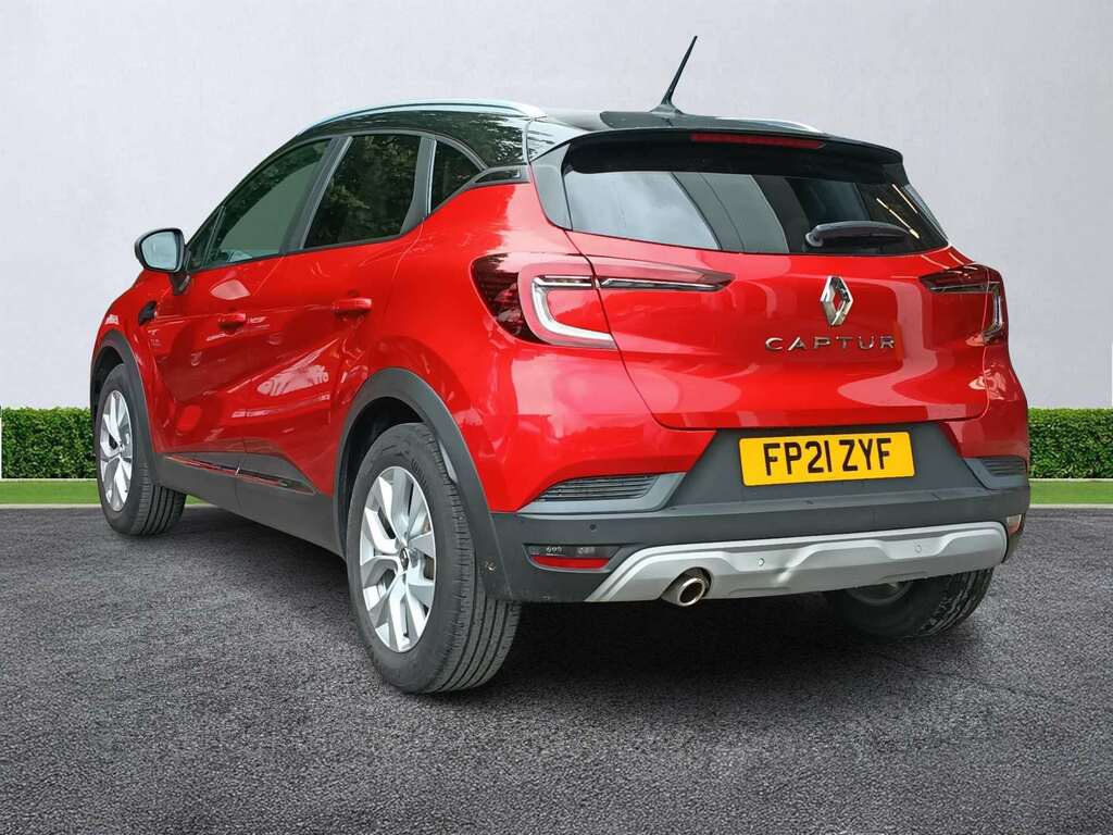 Renault Captur 1.3 Tce 140 Iconic  #2