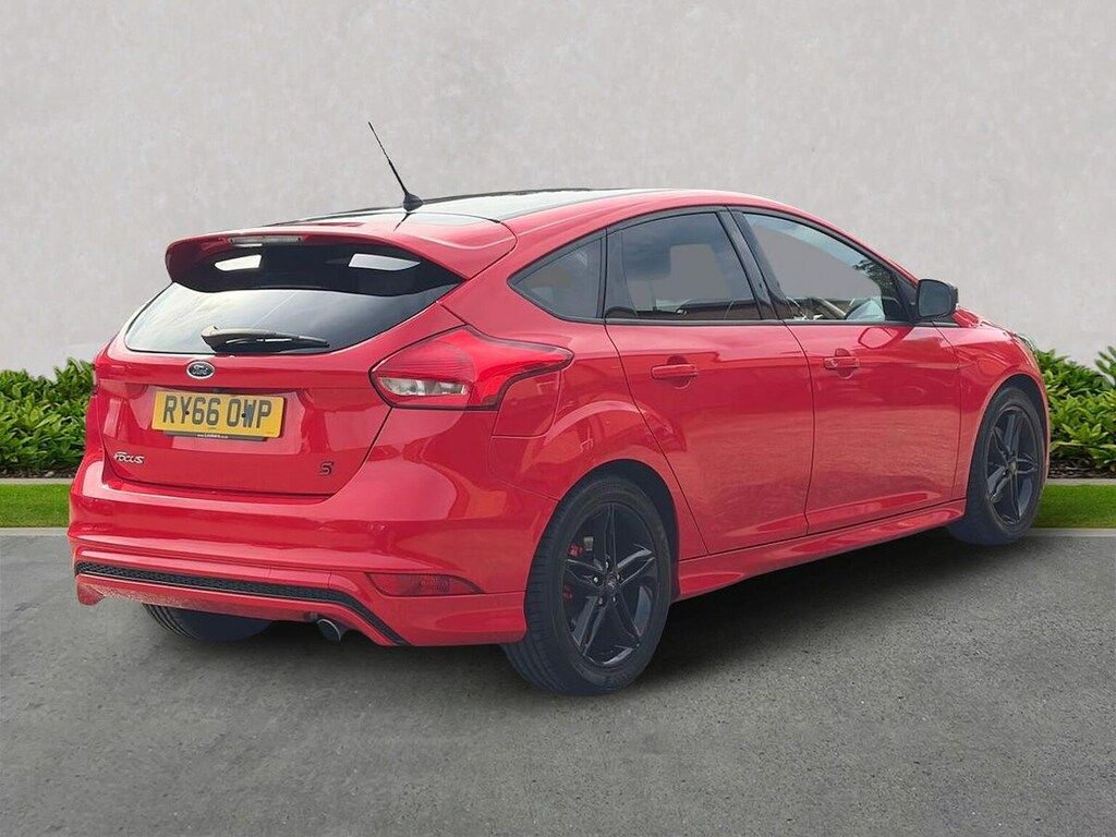Ford Focus 1.5T Ecoboost Zetec S Red Edition Hatchback Pe  #2