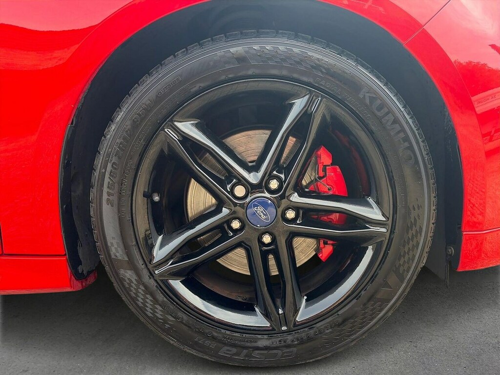 Ford Focus 1.5T Ecoboost Zetec S Red Edition Hatchback Pe  #6