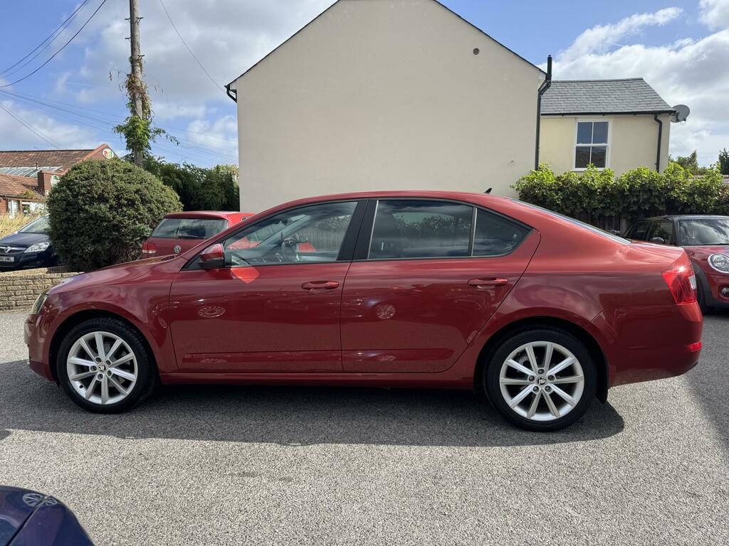 Skoda Octavia Elegance Red #6
